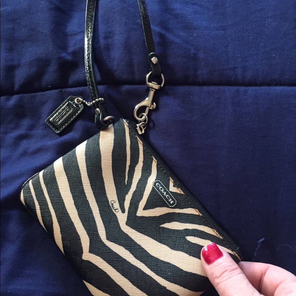 Coach wristlet - Picture 3 of 4
